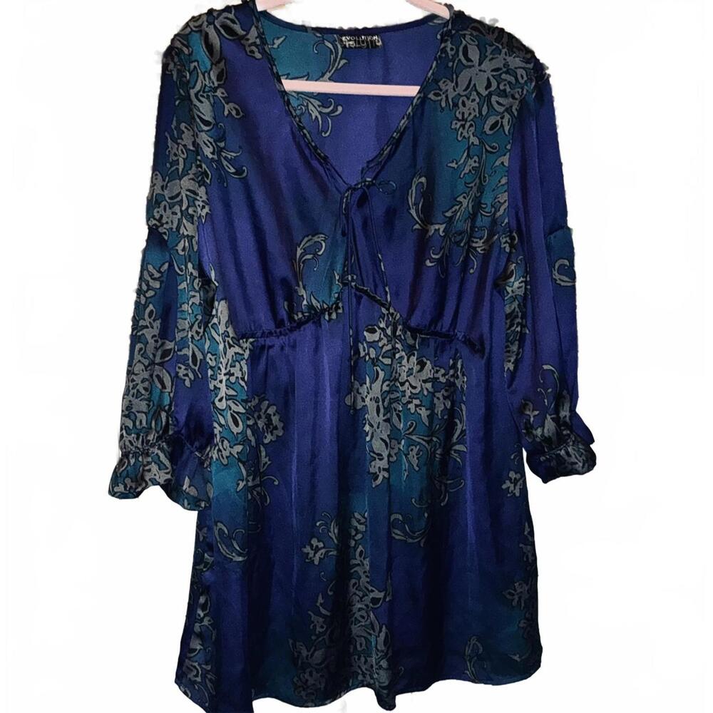 1X  Whisper Top & New Earrings